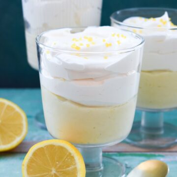 Easy and quick vegan lemon mousse in wine glasses.
